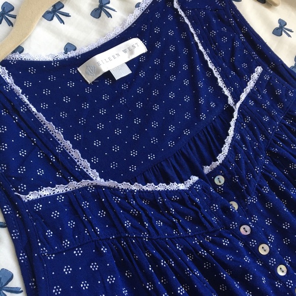 Sm - Eileen West long, modal stretch fabric Nightgown in blue with dots - Picture 4 of 8